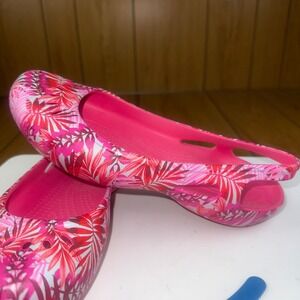Crocs Kadee II Graphic Ballet Flats Women's Size 8 Pink Tropical Leaf Slingback
